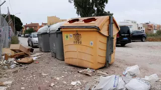 Contenedores a la deriva en la Loma de San Julián