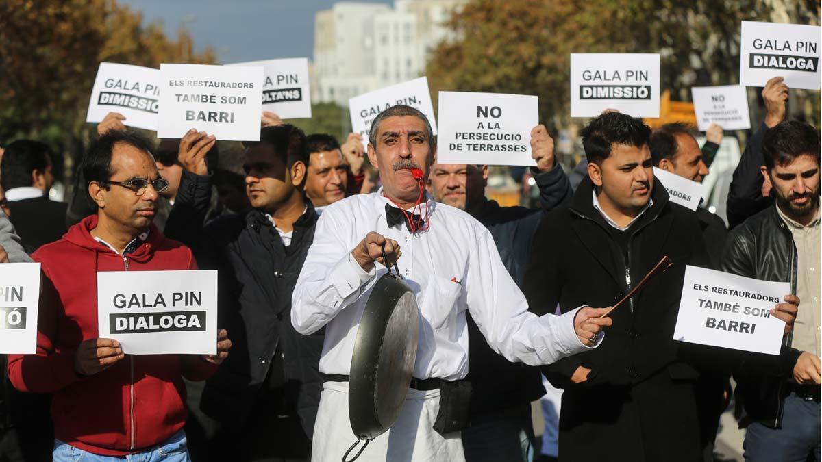 Protesta de los restauradores del paseo de Joan de Borbó, en Barcelona