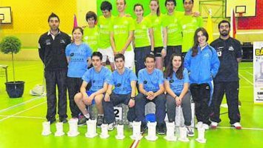 Grupo del Bádminton Oviedo que fue a Medina del Campo. / cbo