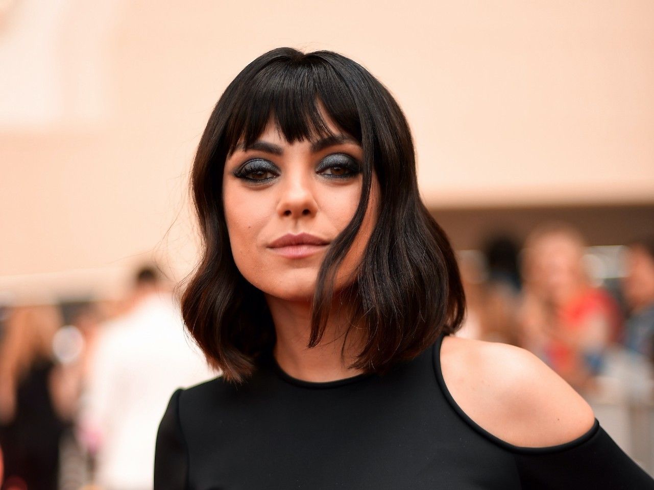 Mila Kunis con corte 'bob' y flequillo