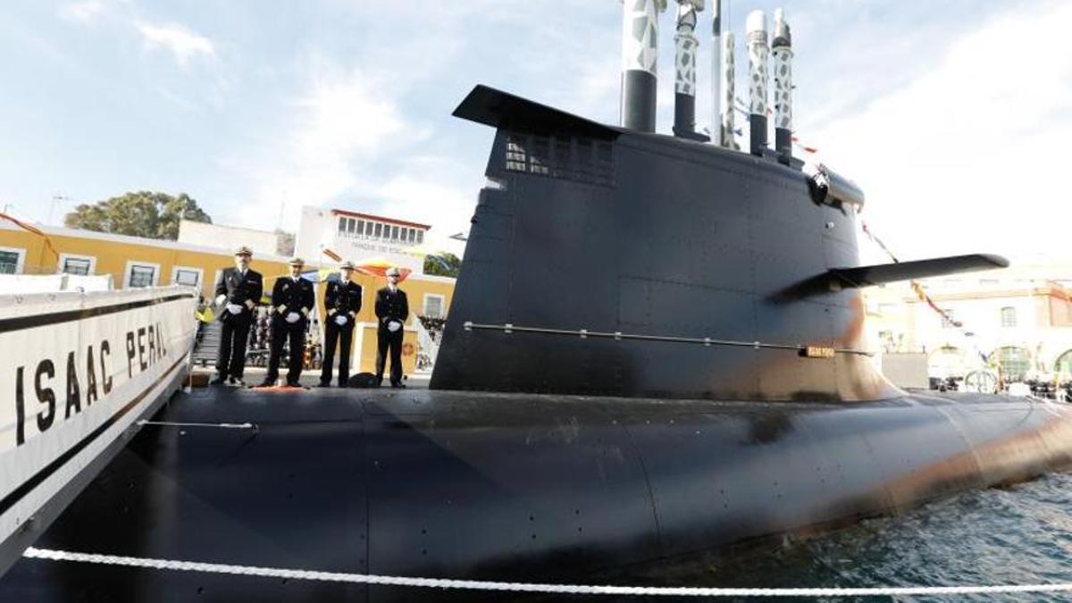La dotación del submarino S81 estrena el buque el pasado 30 de noviembre. Telefónica trabaja en la ciberseguridad de esta serie de sumergibles.