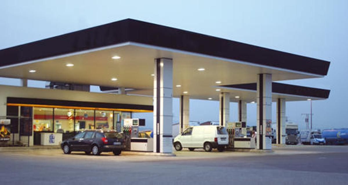Baleares ha prohibido la existencia de gasolineras desatendidas
