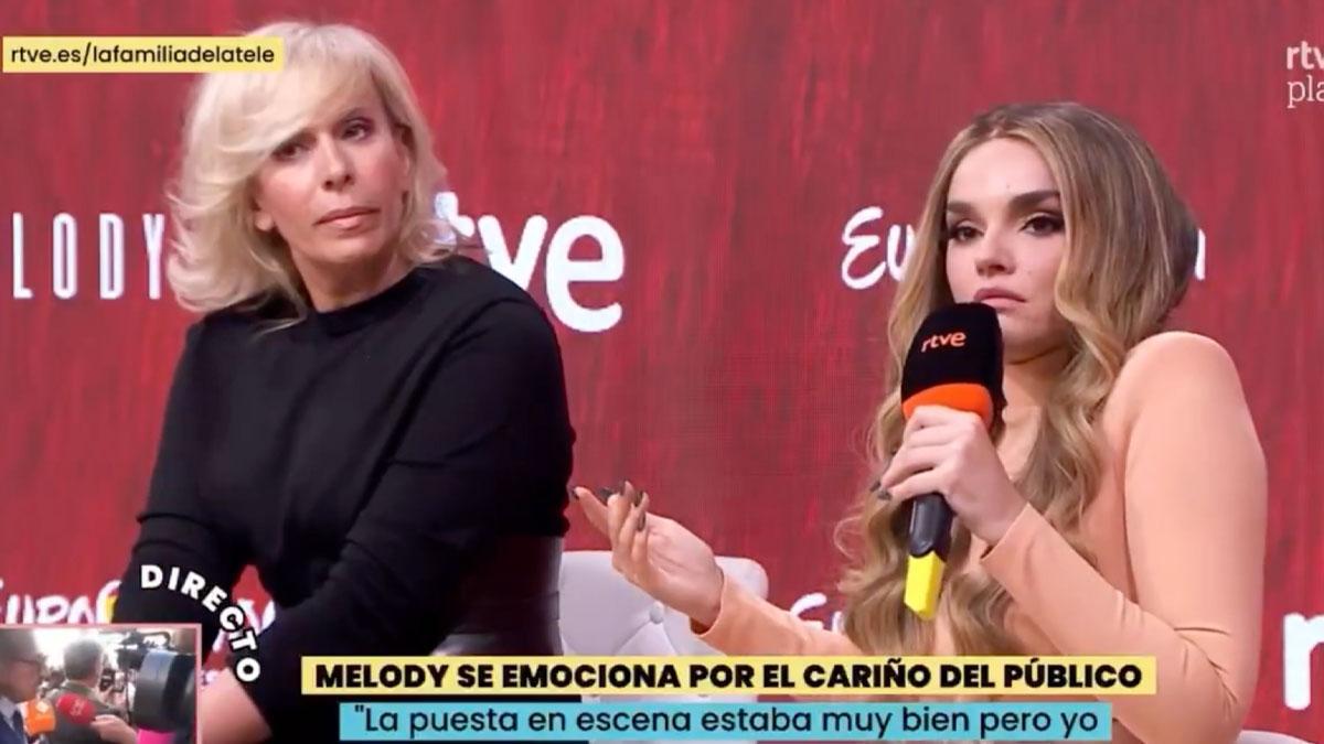 Melody durante la rueda de prensa