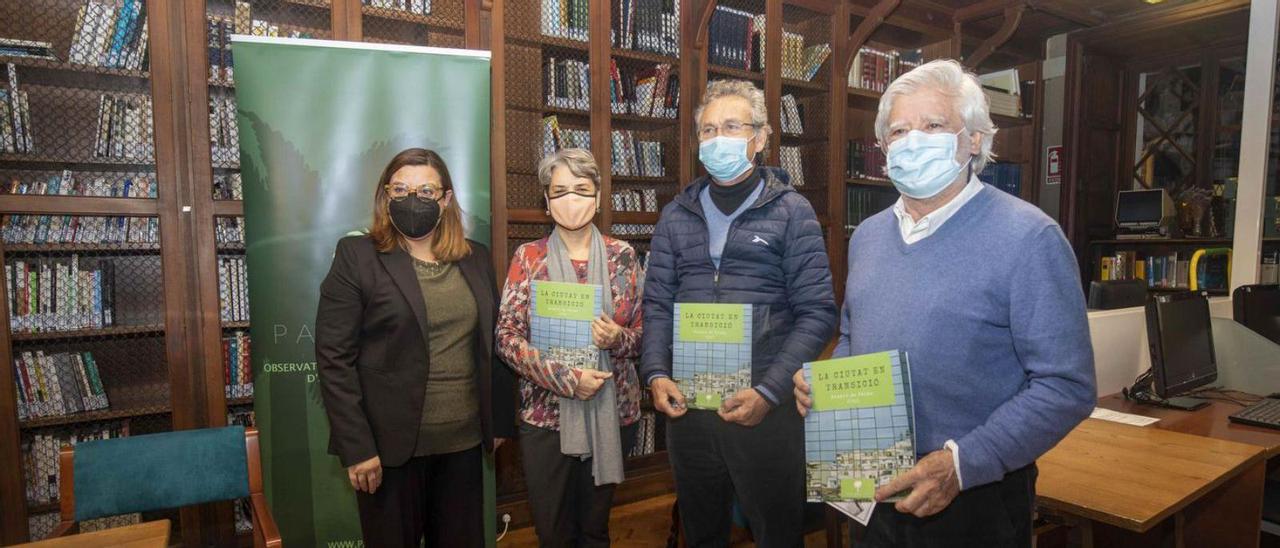 Presentación ayer del anuario 2021 ‘La Ciutat en Transició’, a cargo de Palma XXI.