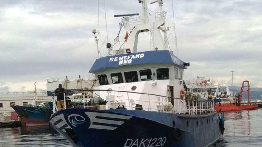 El pesquero siniestrado, &quot;Senefand Uno&quot;, en una imagen tomada en Vigo el pasado octubre. // G.P.