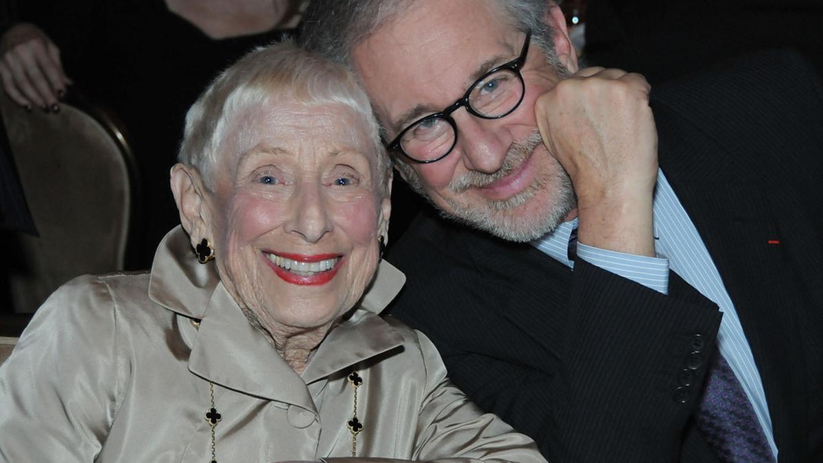 Leah Adler y Steven Spielberg, el 9 de diciembre del 2009, en Beverly Hills.