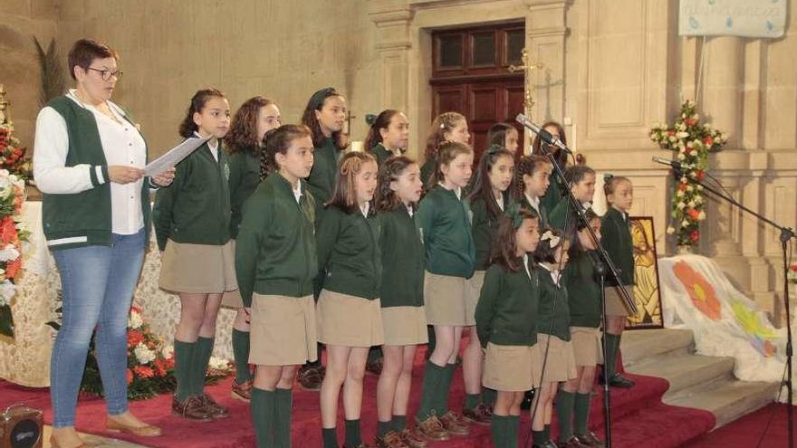 Coro Infantil del San Narciso durante el concierto de ayer en el Templo Nuevo. // Santos Álvarez