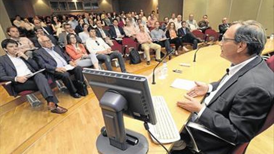 “Hay sitio para el ‘low-cost’ en el azulejo, pero no es sostenible”