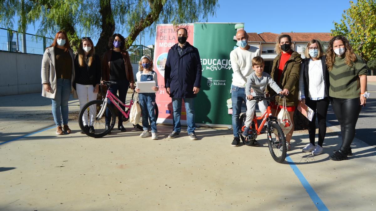 Entrega de bicis en Aldaia durante la Semana de la Movilidad de 2021.