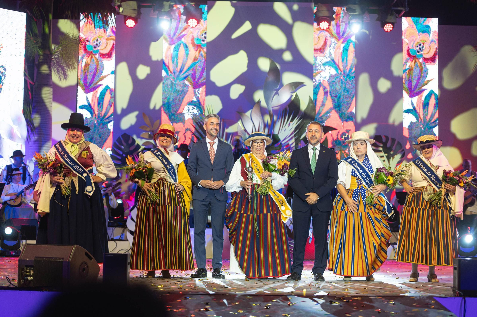 Gala de elección de la primera reina de los mayores de las Fiestas de Mayo