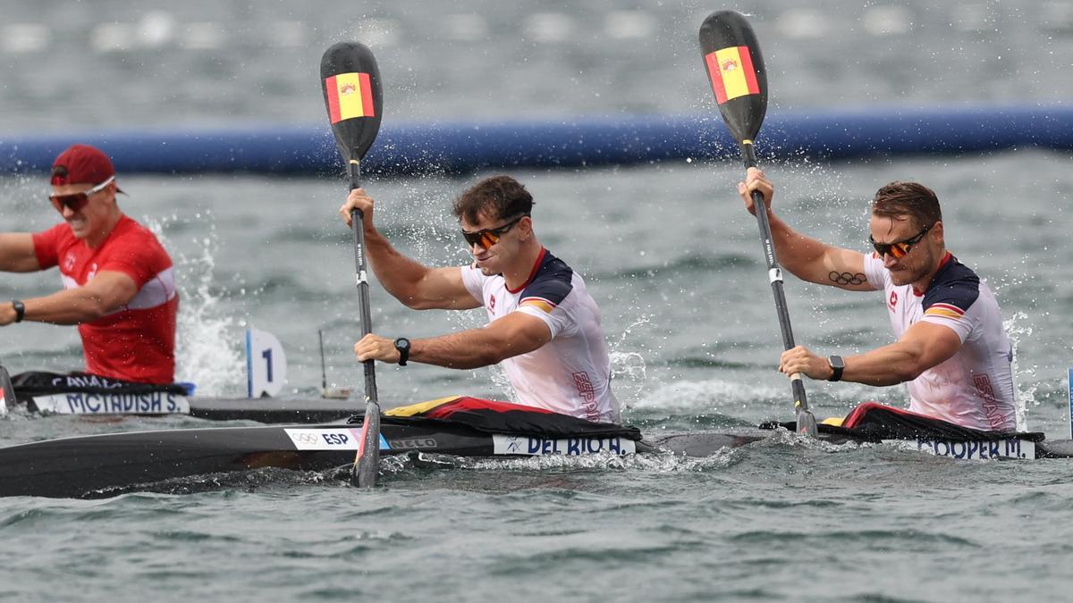 Adrián del Río y Marcus Cooper en la semifinal del K2 500m masculino.