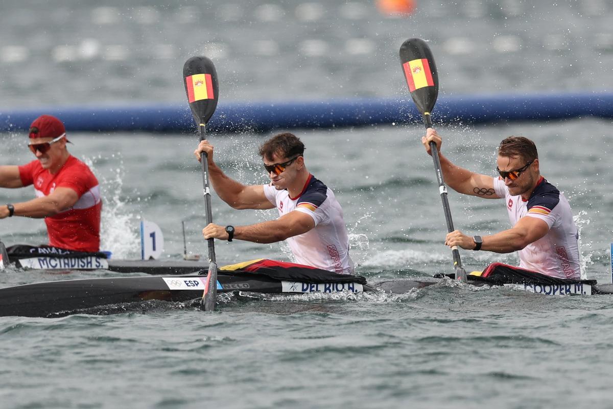 Adrián del Río y Marcus Cooper en la semifinal del K2 500m masculino.
