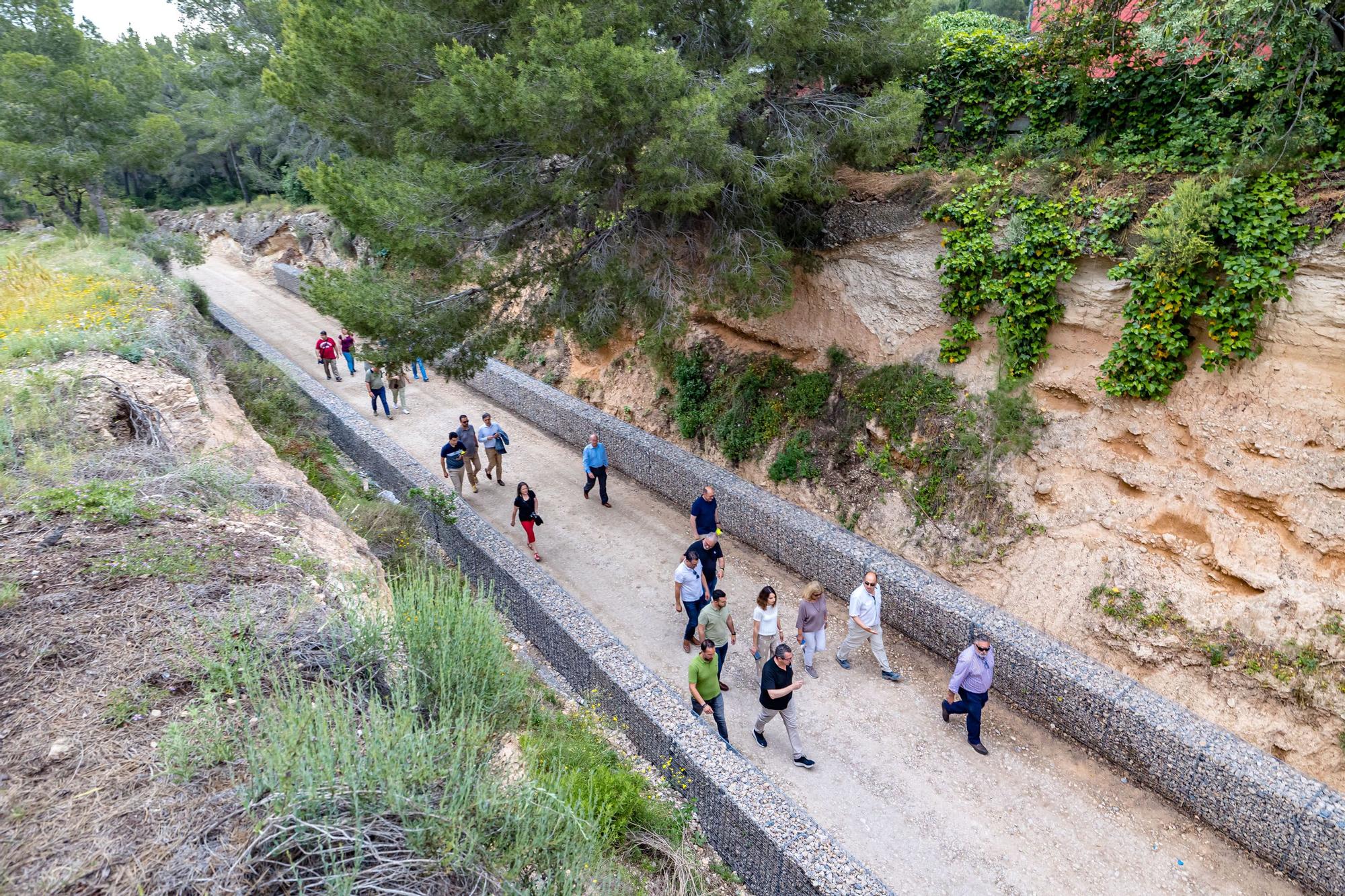 El Moralet de Benidorm: de vía del tren a 17 kilómetros de senderos. Las obras de mejora medioambiental de este pulmón verde avanzan a buen ritmo y podrían terminarse antes del plazo estipulado | La actuación abarca una superficie aproximada de un millón de metros cuadrados.