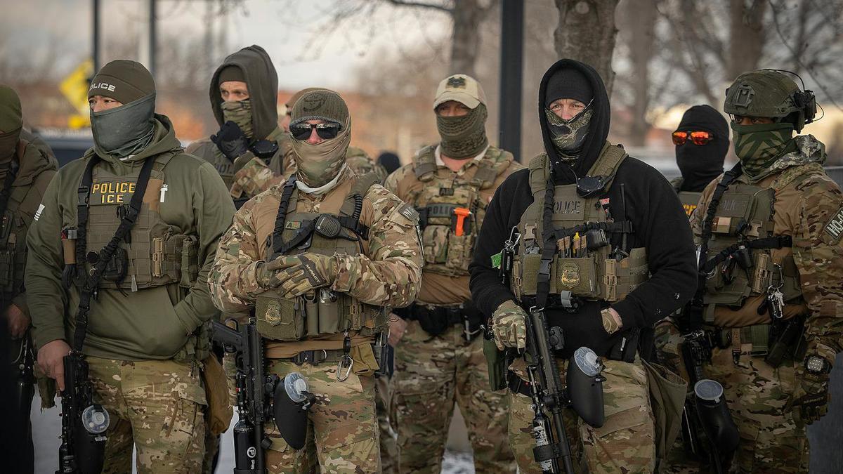 MIGRACIÓN EEUU | Trump amenaza con enviar a agentes del ICE a controlar la seguridad en aeropuertos