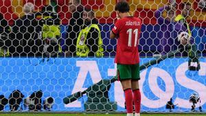 Joao Félix se lamenta tras fallar el penalti ante Francia