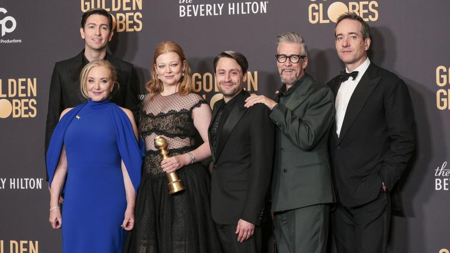 ‘Oppenheimer’ y ‘Succession’ triunfan en los renovados Globos de Oro