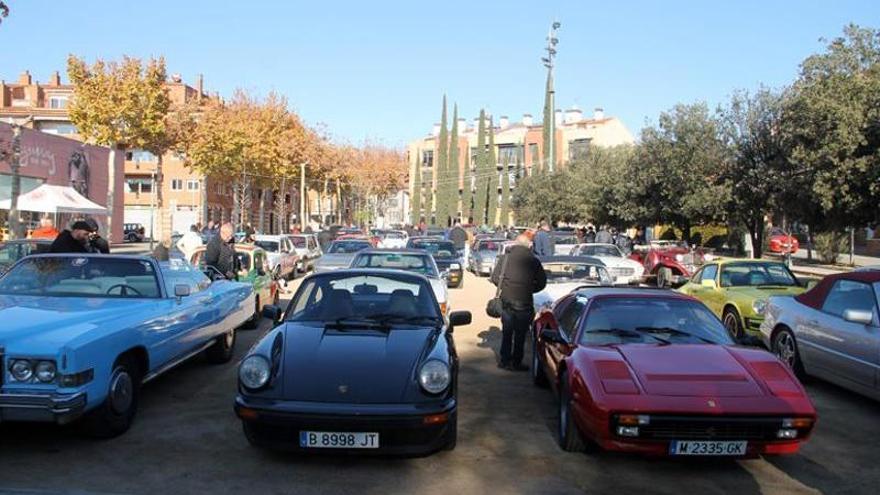 Trobada solidària de vehicles clàssics a Sant Fruitós de Bages en benefici de la Marató de 3Cat