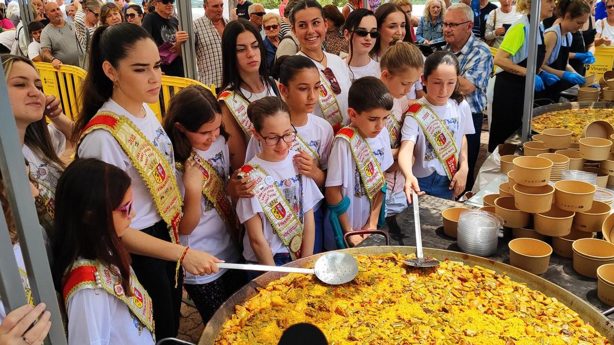 Día de fiesta en Vinaròs: Rogativa, bailes, bendiciones, paellas... Búscate en las imágenes de la Misericòrdia