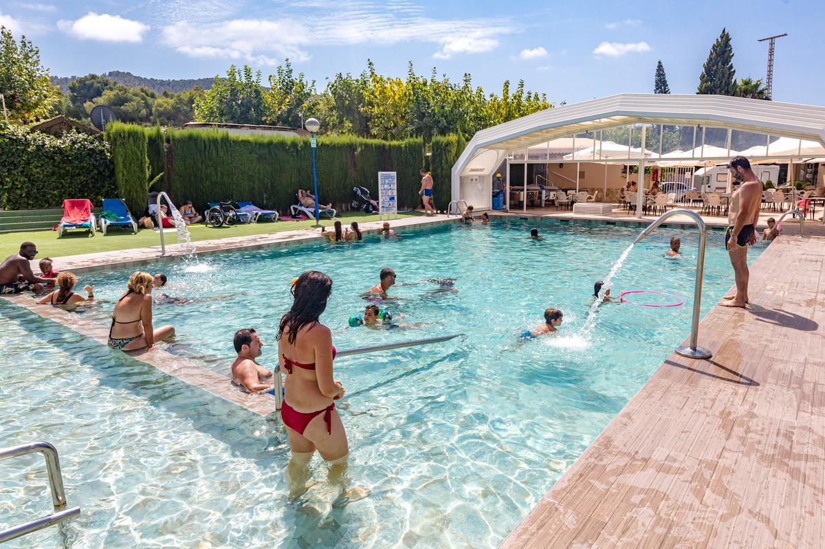 La piscina del camping Arena Blanca de Benidorm, el pasado verano.