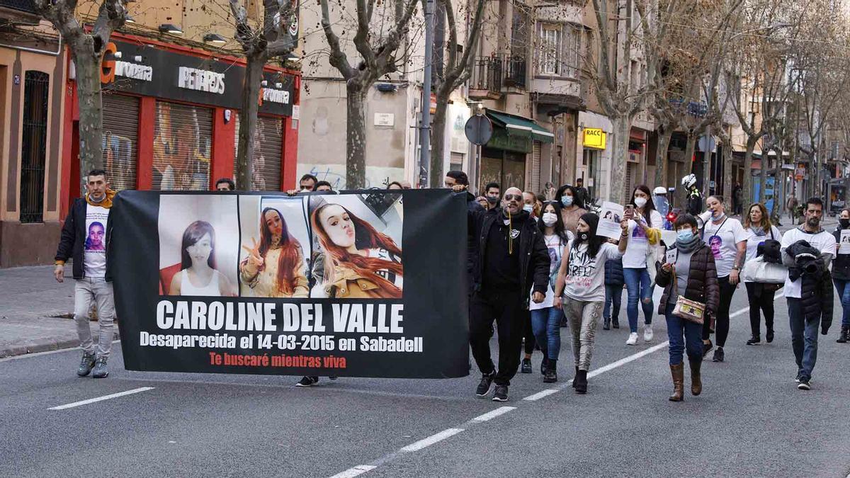 Una protesta por la desaparición de Carolina del Valle.