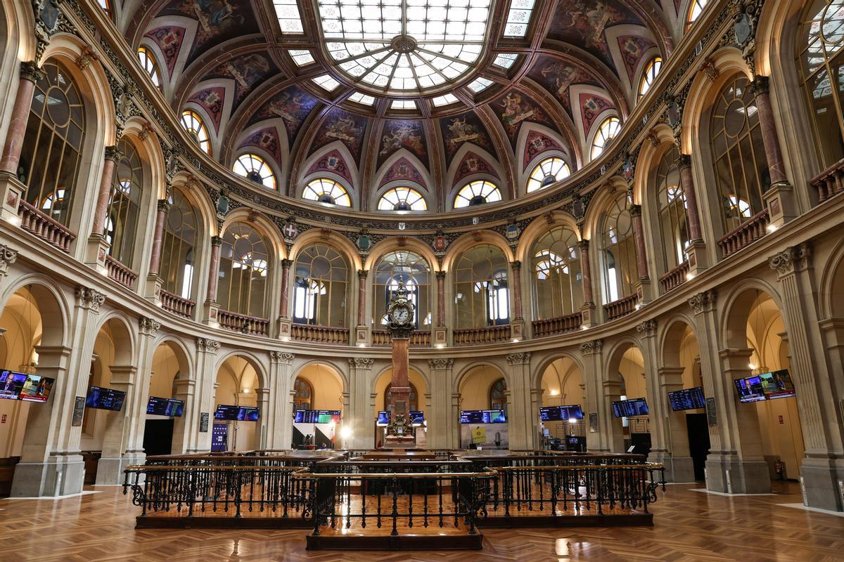 Archivo - Vista general del Palacio de la Bolsa, en Madrid (España)