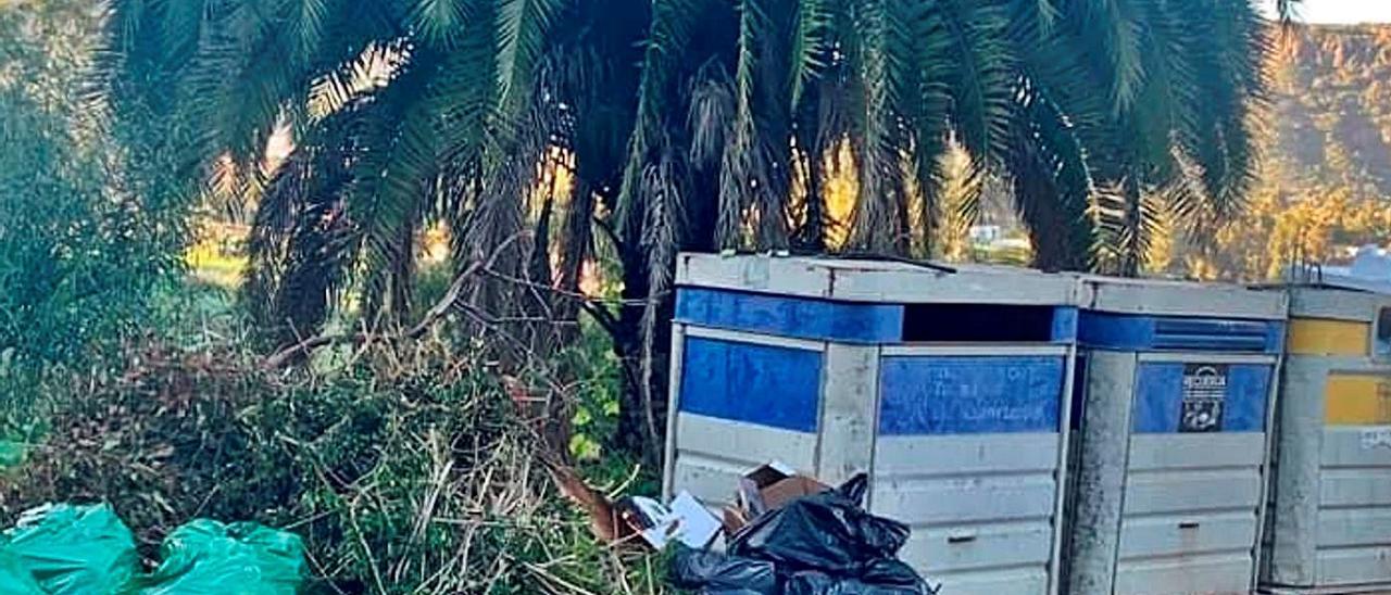 Contenedores de basura en Santa Brígida.