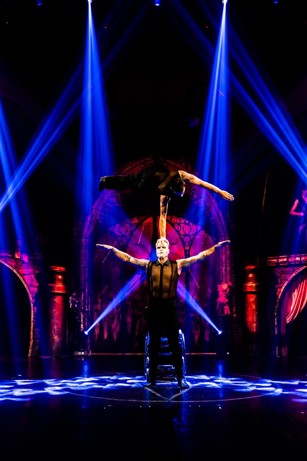 Después del éxito de los espectáculos “El Origen”, “Manicomio”, “Cabaret Maldito” y “Apocalipsis”, con más de 3.500.000 millones de espectadores, el Circo de los Horrores vuelve a Vigo.