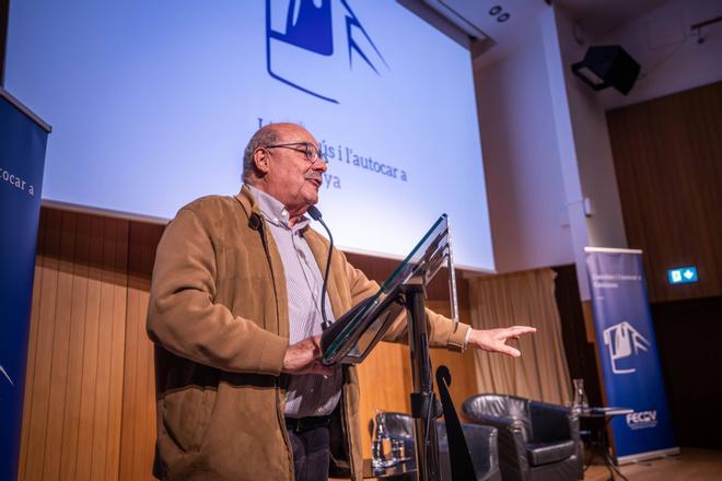 Manel Nadal: "Tenemos solo 30 buses eléctricos de una flota de 1.000, queda un trabajo extraordinario"