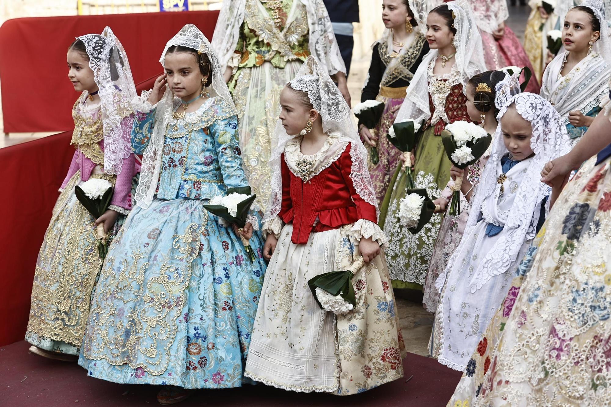 Ofrenda 18 de marzo. Calle de la Paz (16-17 horas)