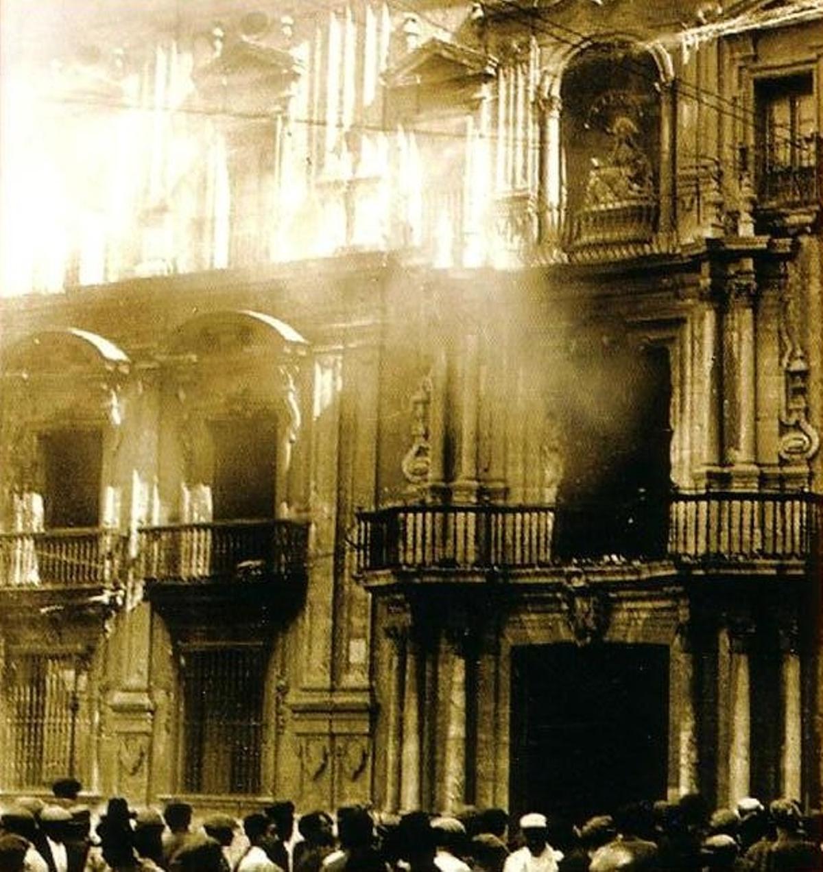 El Palacio Episcopal, asaltado en 1931.