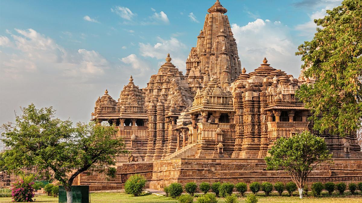 Descubriendo los templos indios de Khajuraho: si las piedras pudieran hablar…