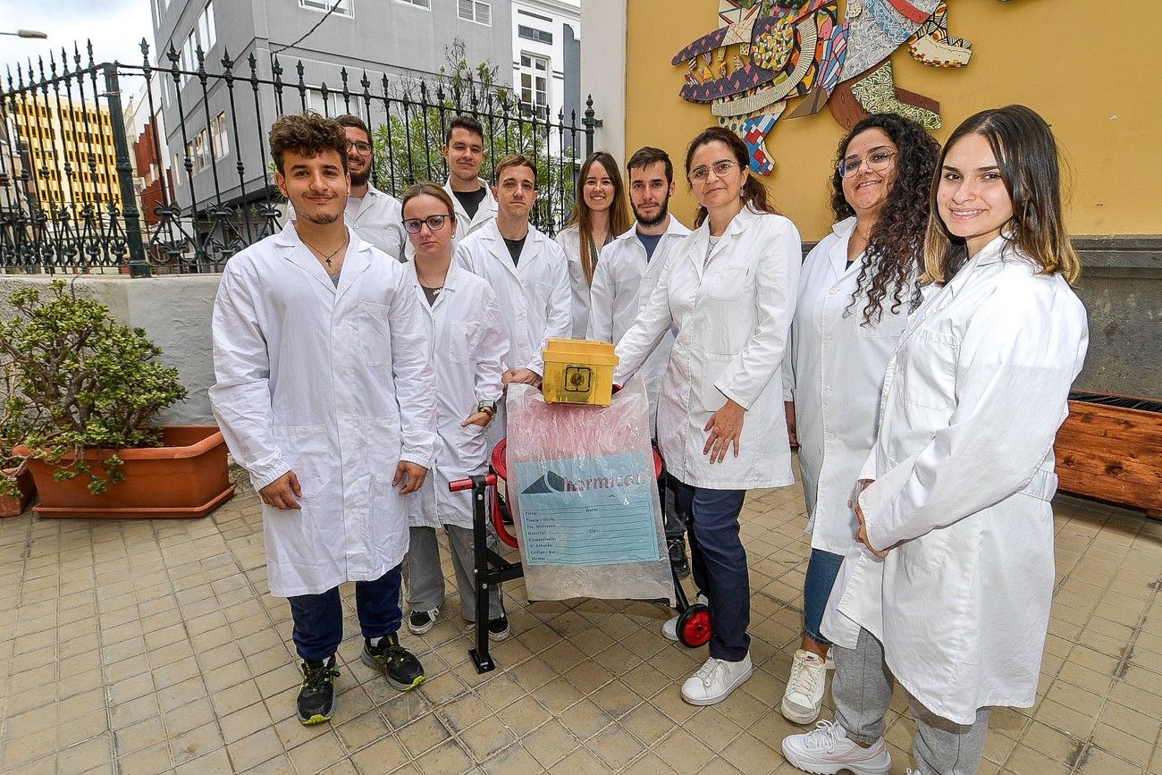 Alumnado del IES Politécnico Las Palmas lleva a cabo un proyecto para fabricar materiales de construcción con ceniza del volcán de La Palma