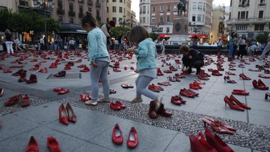 Zapatos rojos contra la violencia machista