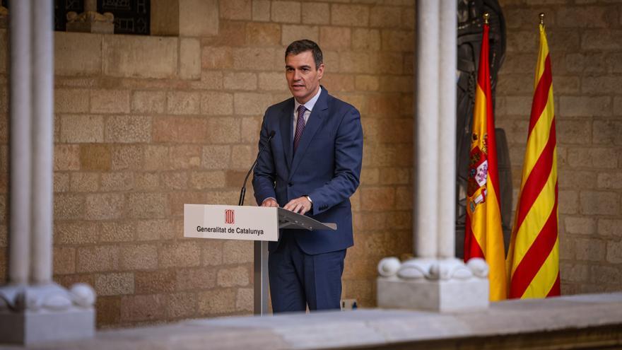 El president del Govern espanyol, Pedro Sánchez, al Palau de la Generalitat en roda de premsa després d'haver-se reunit amb el president de la Generalitat, Pere Aragonès.