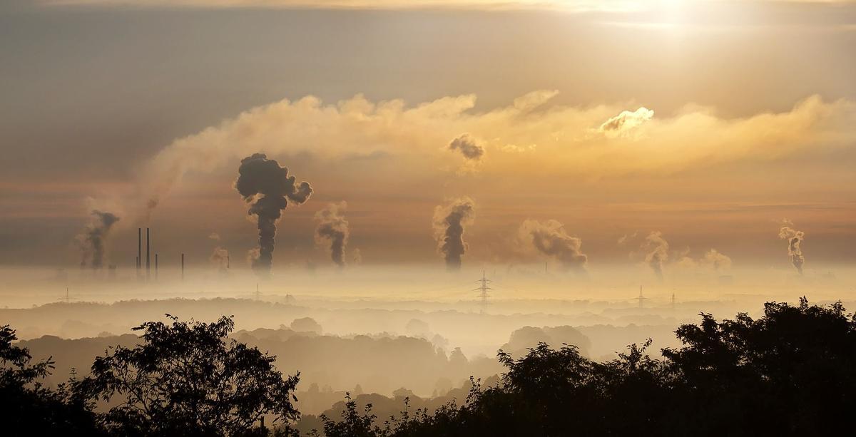 L’exposició prolongada a la contaminació atmosfèrica pot augmentar el risc de covid