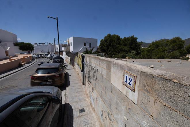 Imágenes del solar okupado de Ibiza