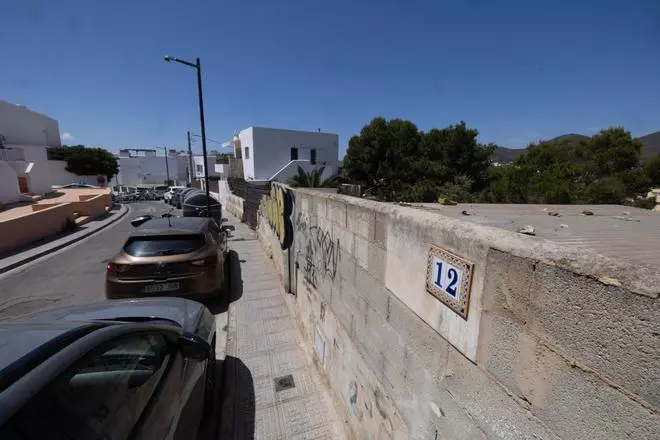 Imágenes del solar okupado de Ibiza
