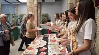 Fiebre en Vila-real por hacerse con el 'llibret' de fiestas: reparten 5.000 ejemplares en solo tres horas