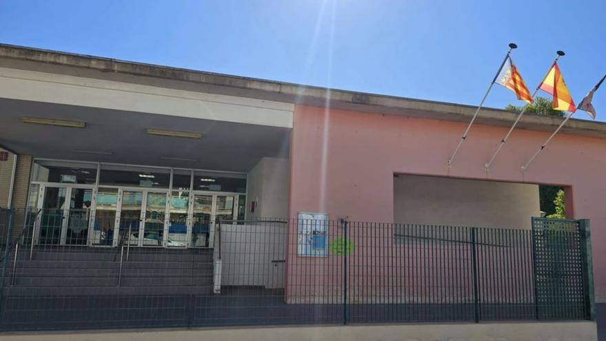 Foto de la fachada de la escuela infantil de Orpesa, en la calle Peñíscola.