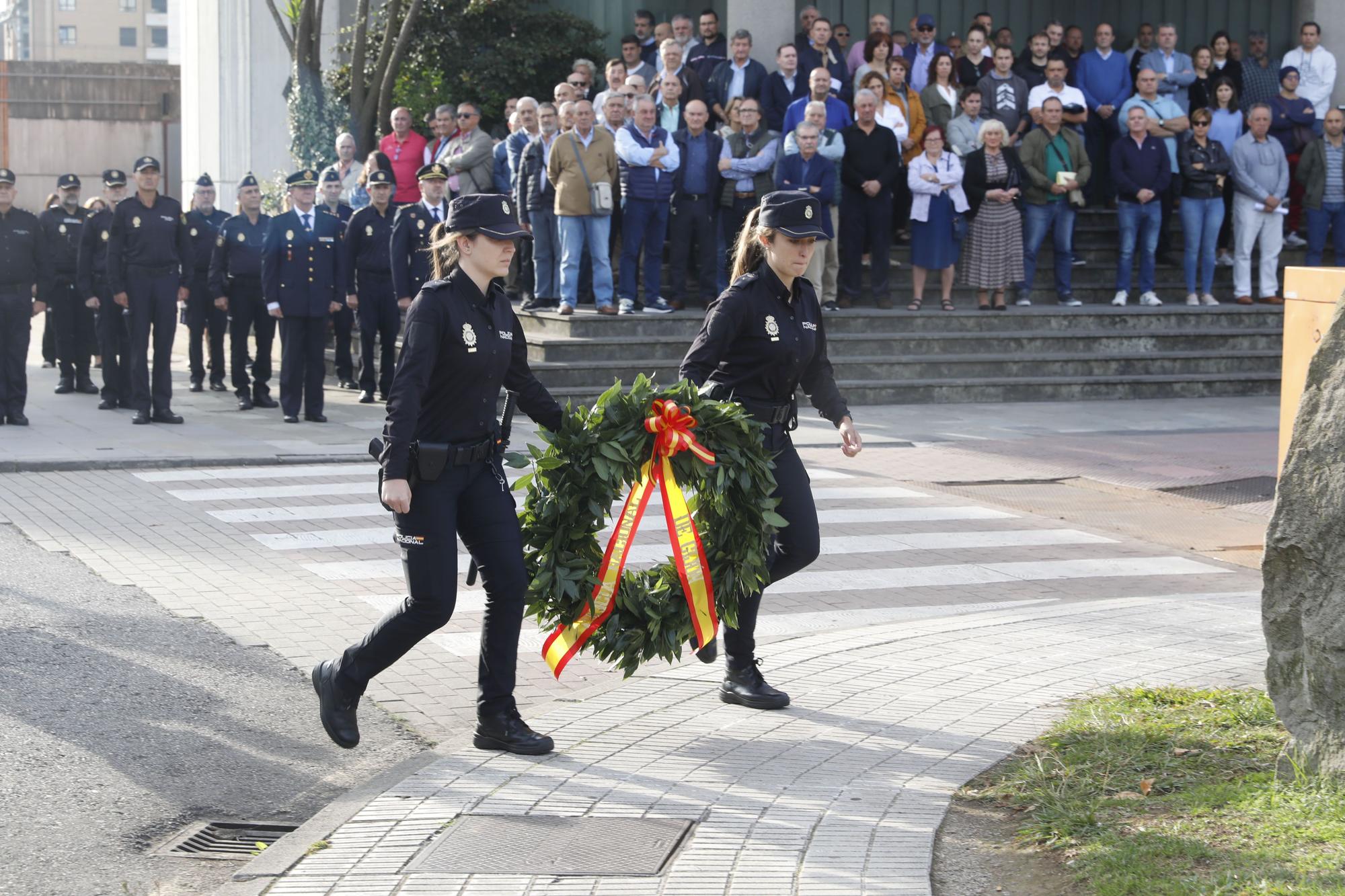 En imágenes: Recuerdo a los caídos de la Policía Nacional