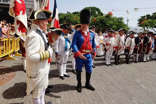 Firma de las Capitulaciones de la Gesta del 25 de julio, con una narración histórica y una representación teatralizada