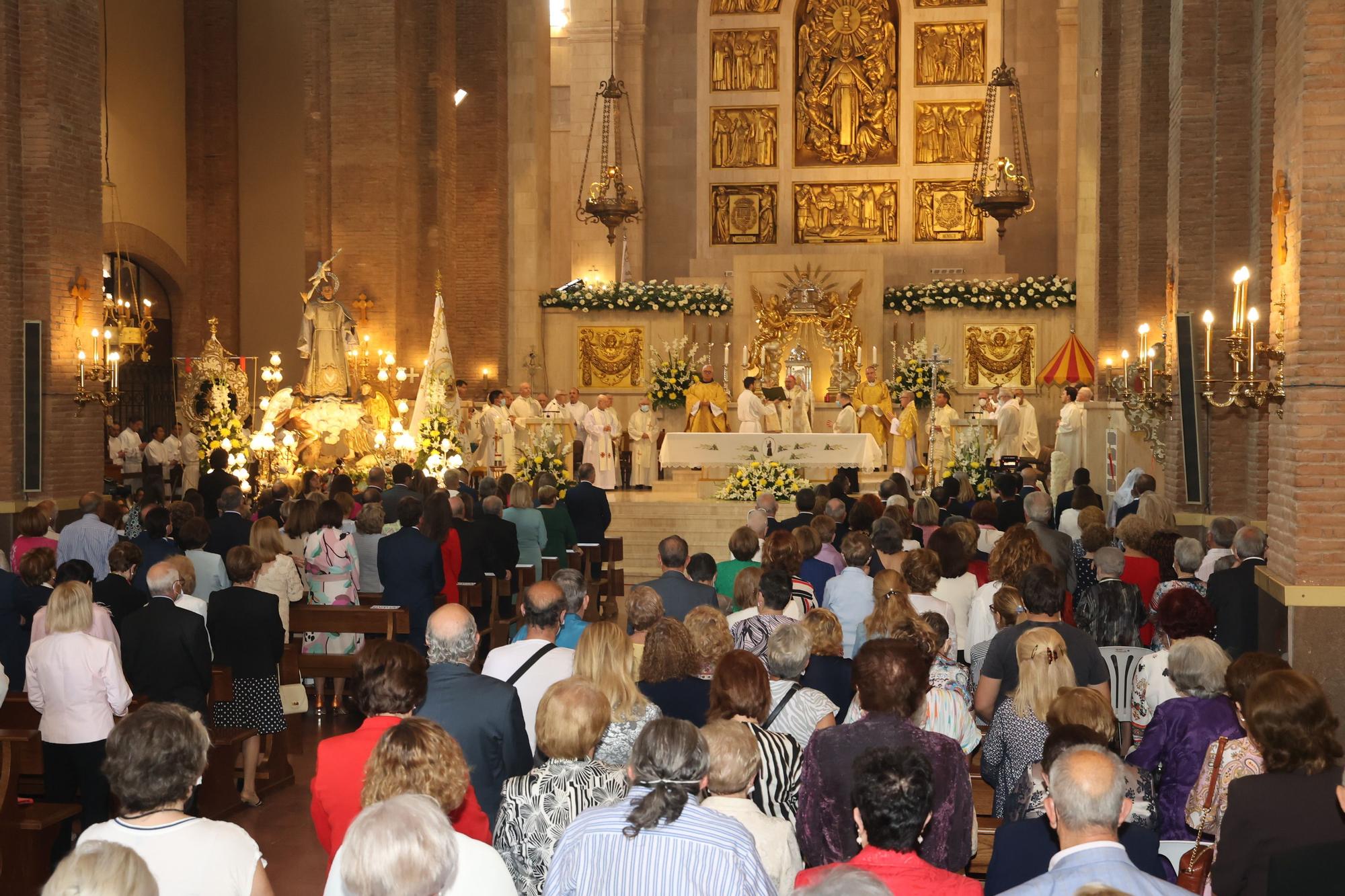 Las imágenes de la misa y la procesión del día de Sant Pasqual en Vila-real