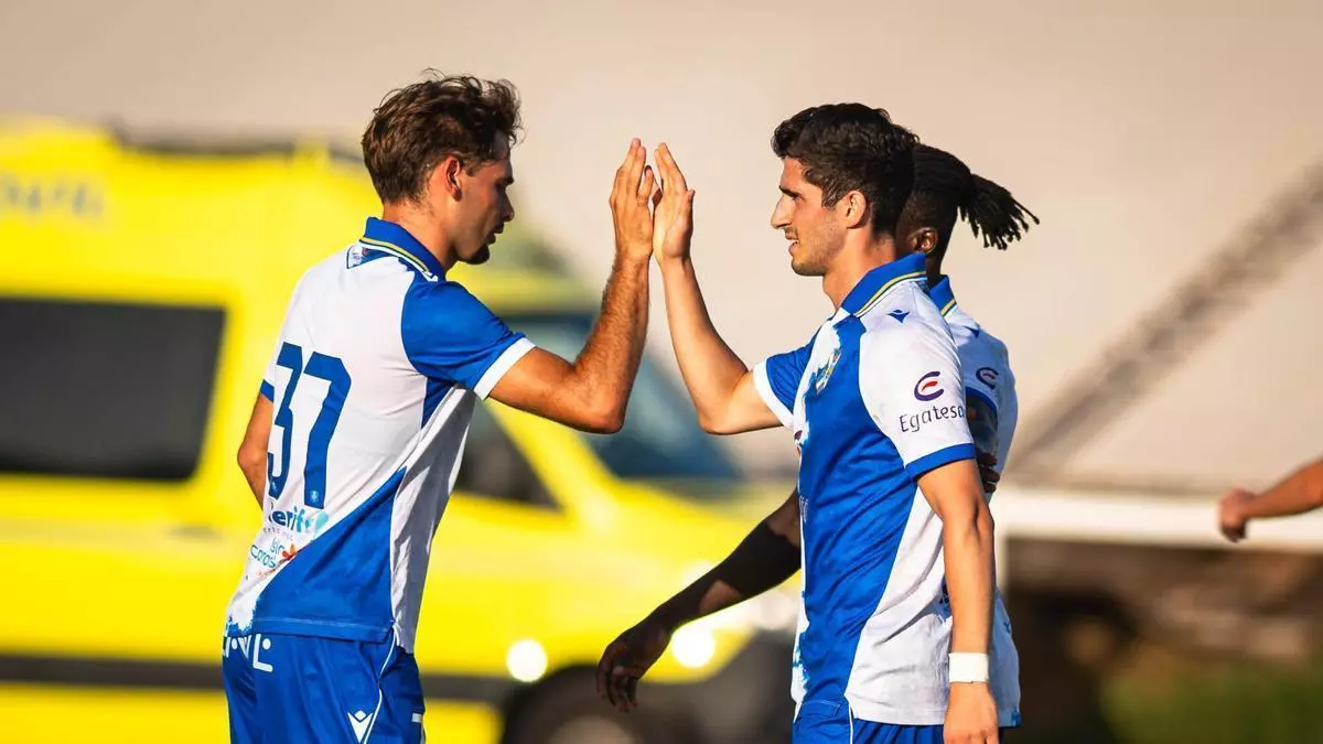El CD Tenerife coge confianza con una goleada al Marino