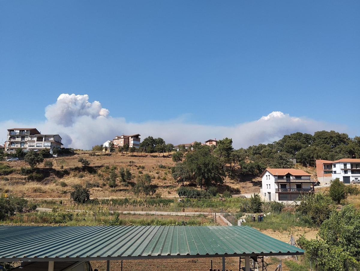 Pirocúmulos generados por el incendio de Las Hurdes, en Pinofranqueado y Salamanca.