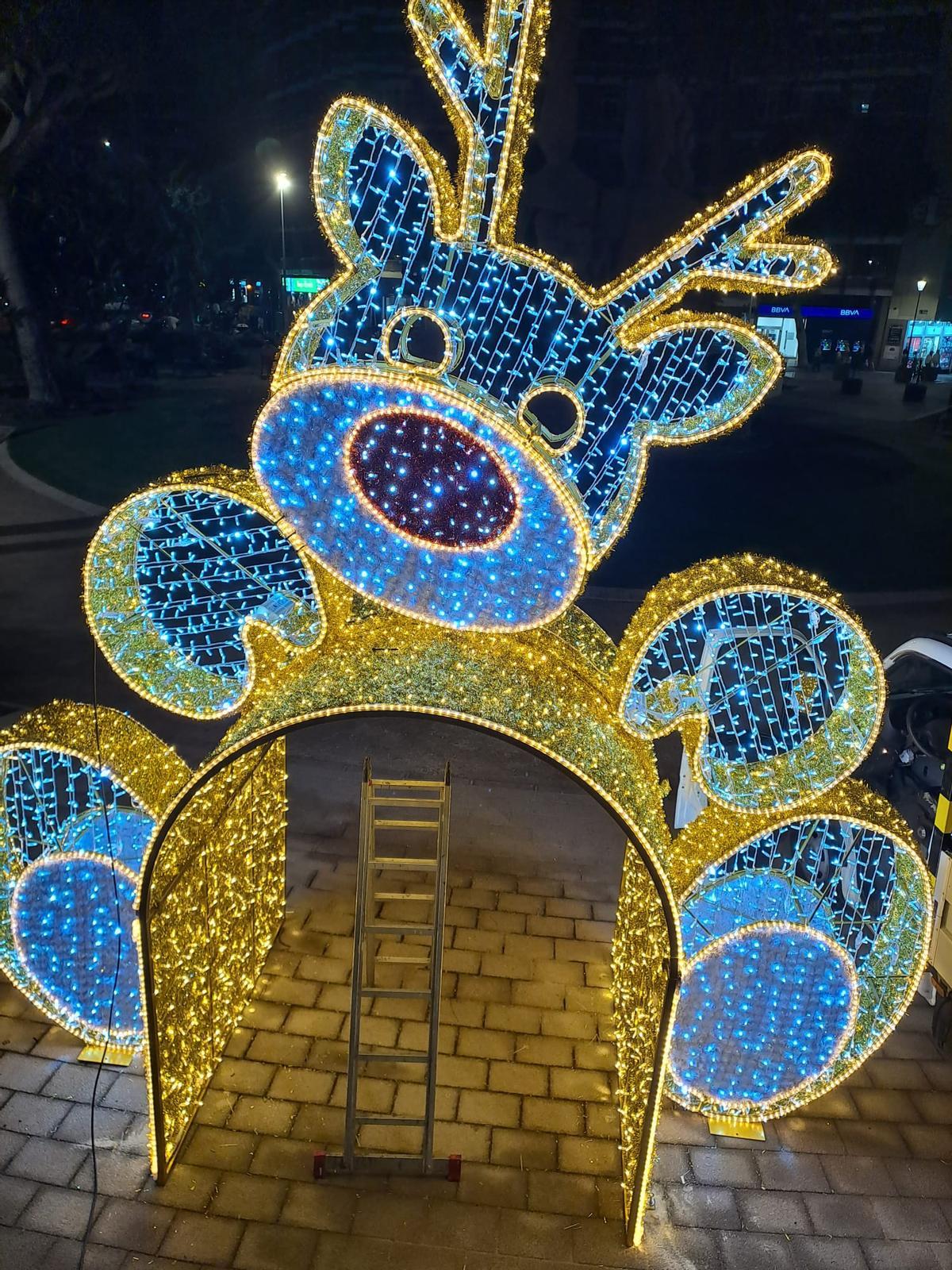 El alumbrado navideño lucirá desde esta tarde en las principales avenidas