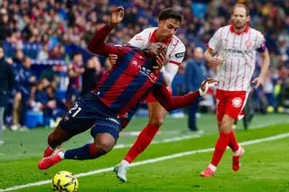 Levante UD-Girona, en imágenes