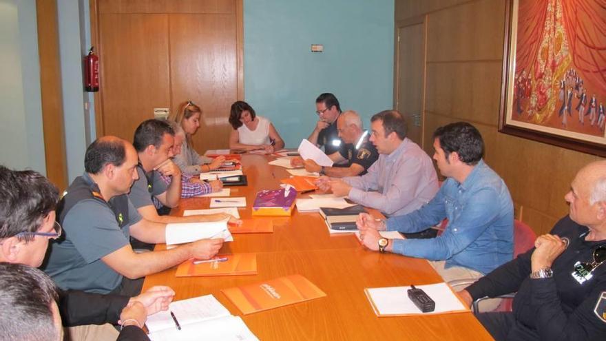 Una imagen de la reunión de representantes de los cuatro municipios en la Horadada.