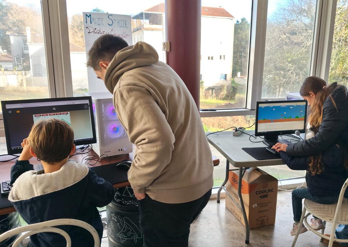 Usuarios de La Estación participando en una de las actividades. | CEDIDA