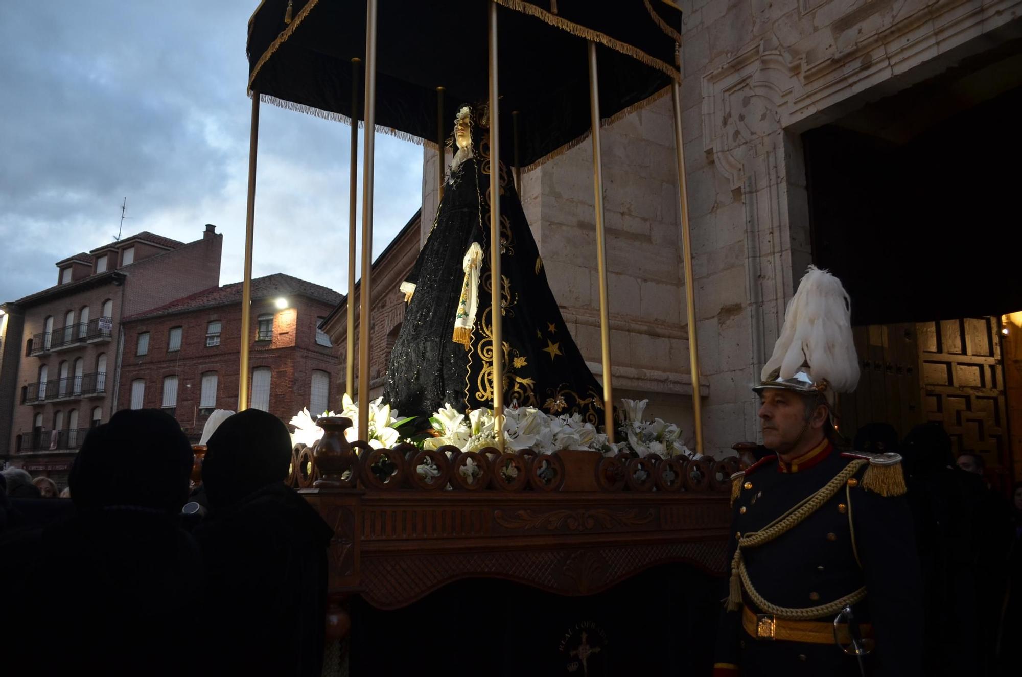 GALERÍA | Procesión del Santo Entierro de Benavente, en imágenes