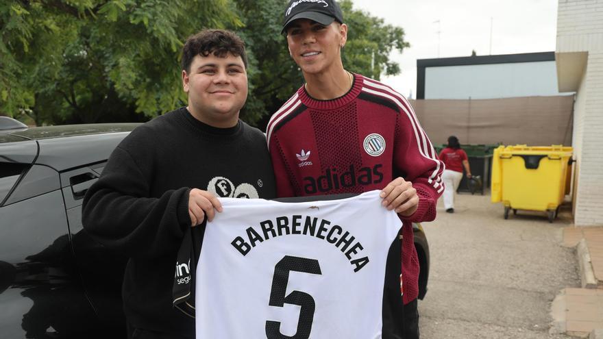 Así ha sido la visita de Enzo Barrenechea a sus excompañeros